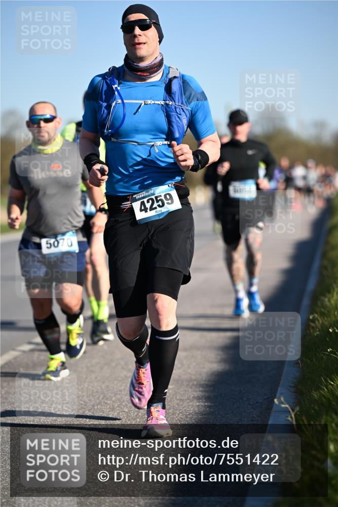 06.04.2025 - 44. Internationalen Wilhelmsburger Insellauf Dr. Thomas Lammeyer http://msf.ph/oto/7551422 06.04.2025 09:24:16 Laufen 5070, 4259 meine-sportfotos.de