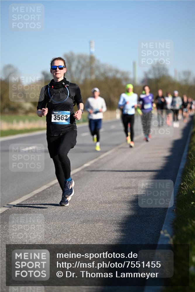 06.04.2025 - 44. Internationalen Wilhelmsburger Insellauf Dr. Thomas Lammeyer http://msf.ph/oto/7551455 06.04.2025 09:24:20 Laufen 3562 meine-sportfotos.de