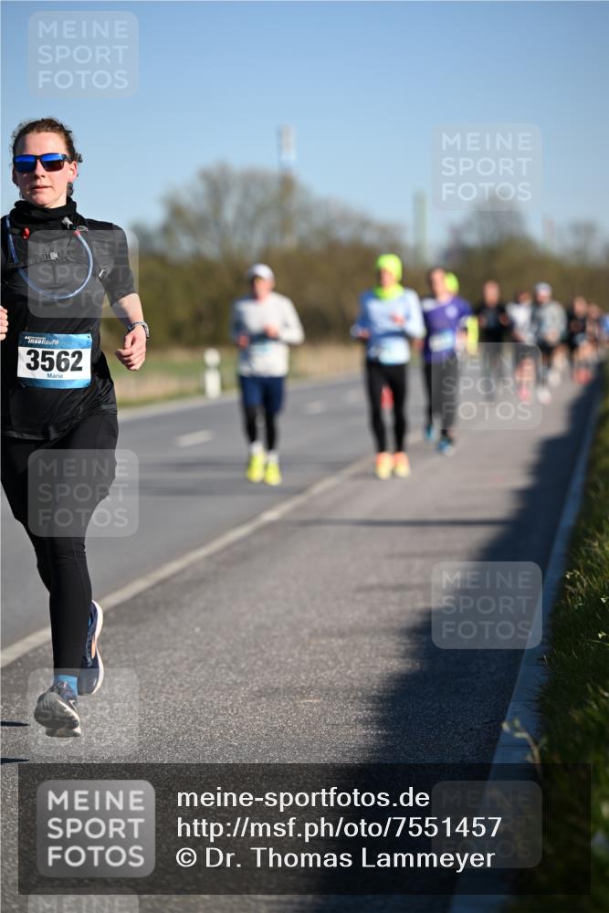 06.04.2025 - 44. Internationalen Wilhelmsburger Insellauf Dr. Thomas Lammeyer http://msf.ph/oto/7551457 06.04.2025 09:24:21 Laufen 3562 meine-sportfotos.de