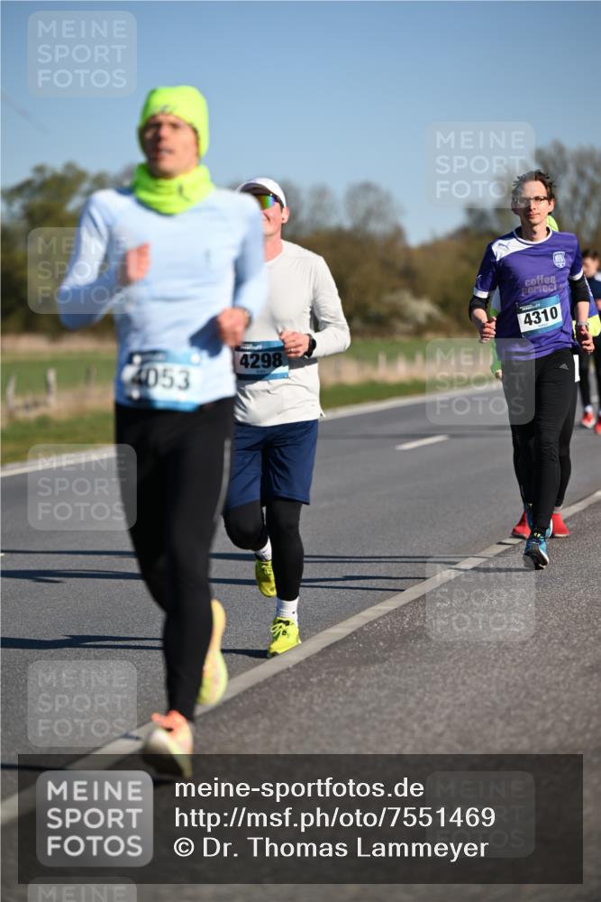 06.04.2025 - 44. Internationalen Wilhelmsburger Insellauf Dr. Thomas Lammeyer http://msf.ph/oto/7551469 06.04.2025 09:24:26 Laufen 4053, 4298, 4310 meine-sportfotos.de