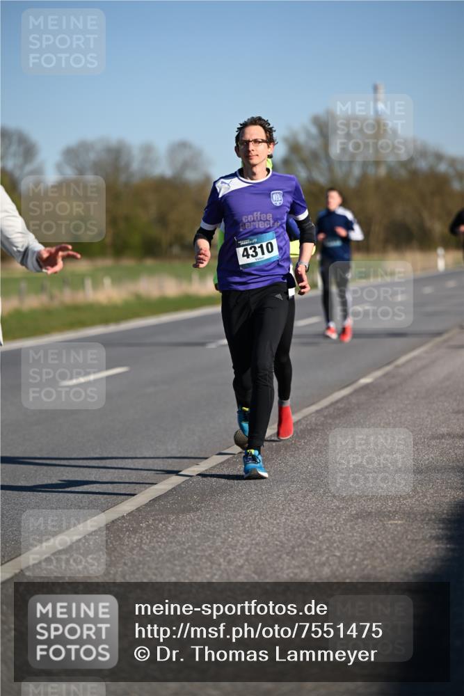 06.04.2025 - 44. Internationalen Wilhelmsburger Insellauf Dr. Thomas Lammeyer http://msf.ph/oto/7551475 06.04.2025 09:24:26 Laufen 4310 meine-sportfotos.de