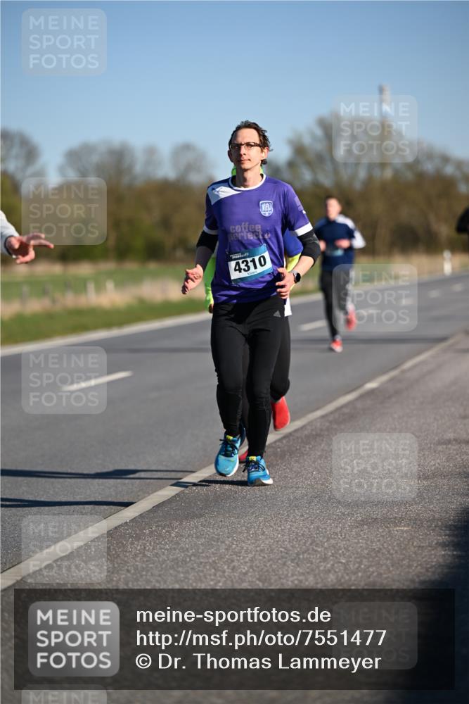 06.04.2025 - 44. Internationalen Wilhelmsburger Insellauf Dr. Thomas Lammeyer http://msf.ph/oto/7551477 06.04.2025 09:24:26 Laufen 4310 meine-sportfotos.de