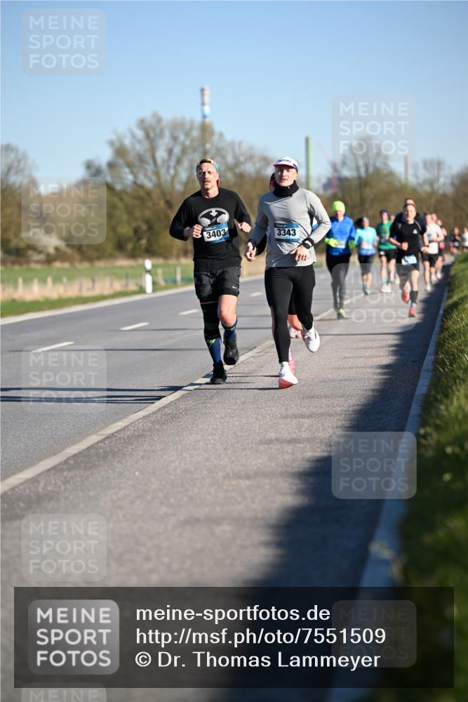 06.04.2025 - 44. Internationalen Wilhelmsburger Insellauf Dr. Thomas Lammeyer http://msf.ph/oto/7551509 06.04.2025 09:24:30 Laufen 3403, 3343 meine-sportfotos.de