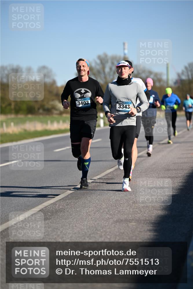 06.04.2025 - 44. Internationalen Wilhelmsburger Insellauf Dr. Thomas Lammeyer http://msf.ph/oto/7551513 06.04.2025 09:24:32 Laufen 3403, 3343 meine-sportfotos.de