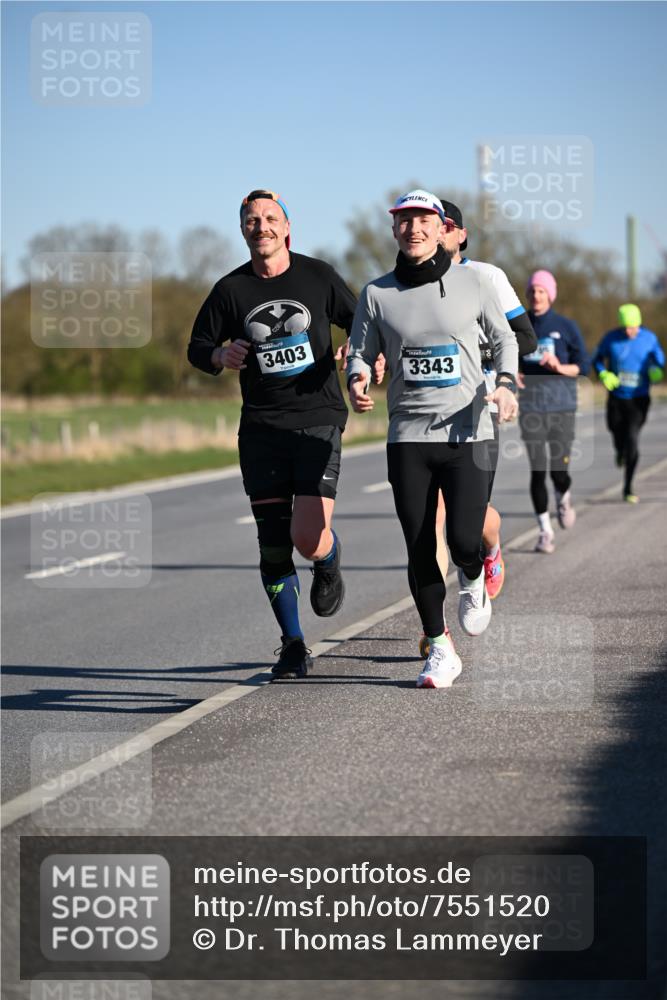 06.04.2025 - 44. Internationalen Wilhelmsburger Insellauf Dr. Thomas Lammeyer http://msf.ph/oto/7551520 06.04.2025 09:24:32 Laufen 3403, 3343 meine-sportfotos.de