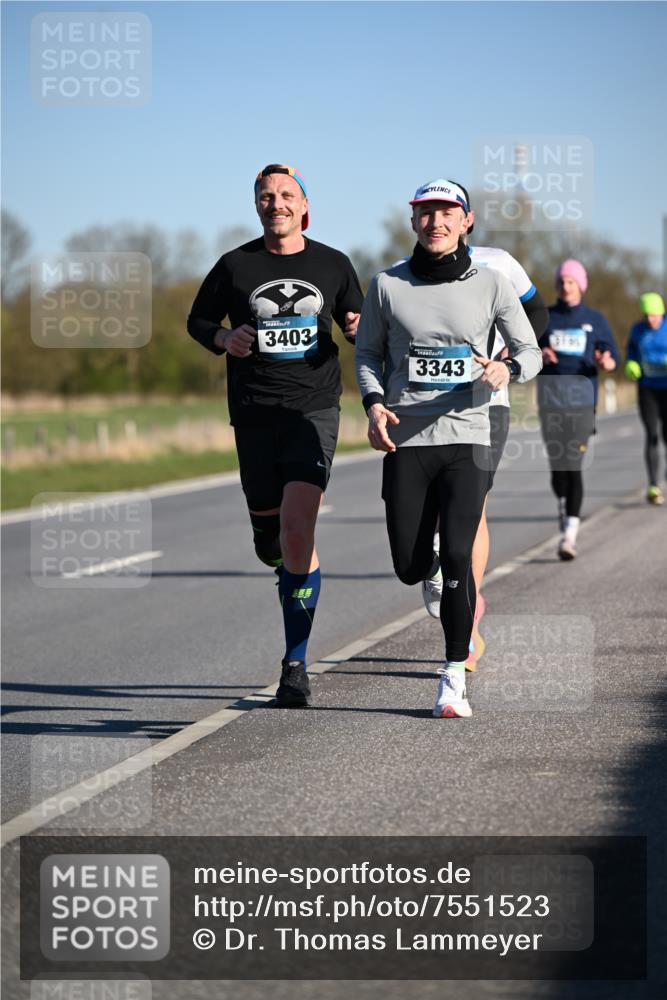 06.04.2025 - 44. Internationalen Wilhelmsburger Insellauf Dr. Thomas Lammeyer http://msf.ph/oto/7551523 06.04.2025 09:24:32 Laufen 3403, 3343 meine-sportfotos.de