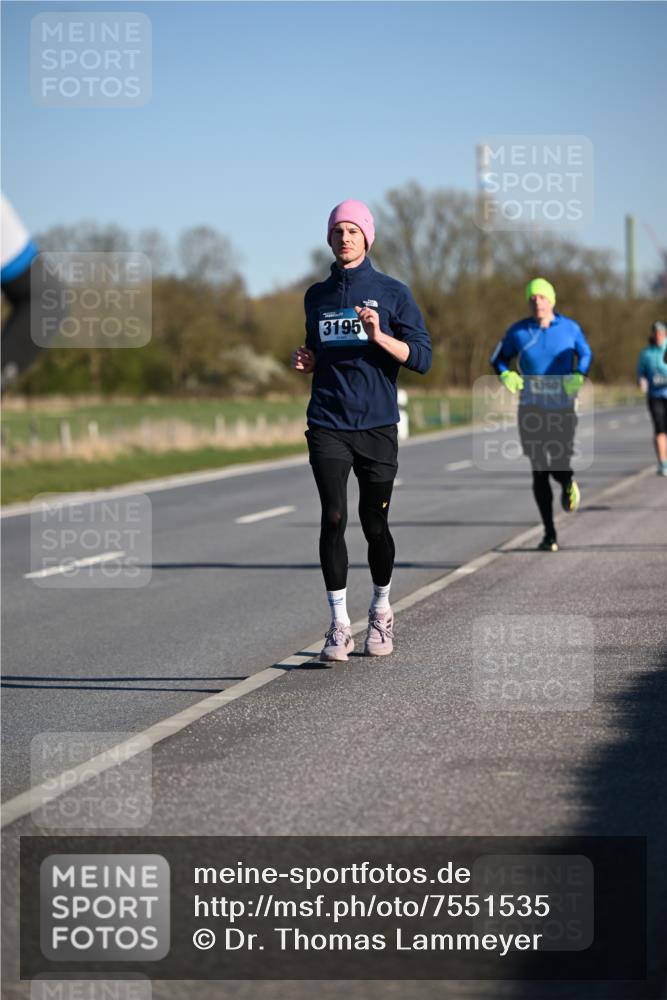 06.04.2025 - 44. Internationalen Wilhelmsburger Insellauf Dr. Thomas Lammeyer http://msf.ph/oto/7551535 06.04.2025 09:24:35 Laufen 3195 meine-sportfotos.de