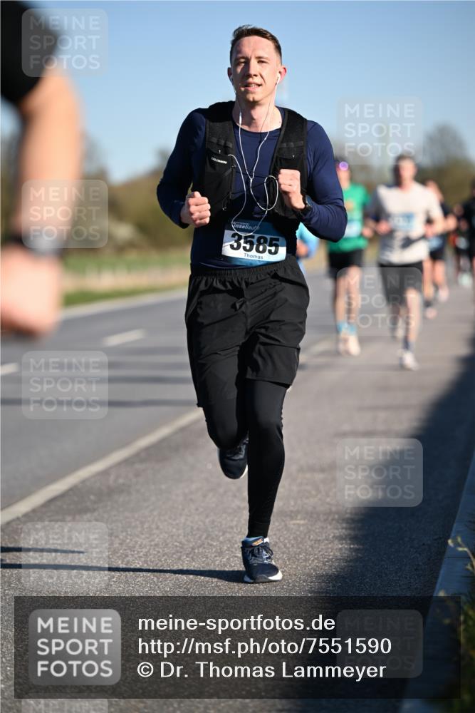 06.04.2025 - 44. Internationalen Wilhelmsburger Insellauf Dr. Thomas Lammeyer http://msf.ph/oto/7551590 06.04.2025 09:24:41 Laufen 3585 meine-sportfotos.de