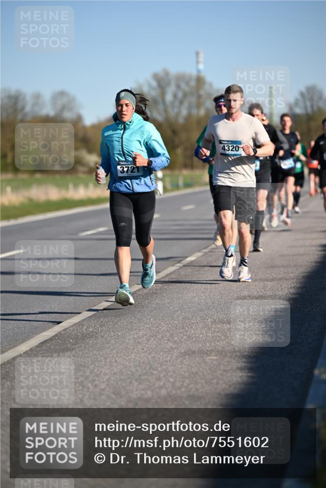 06.04.2025 - 44. Internationalen Wilhelmsburger Insellauf Dr. Thomas Lammeyer http://msf.ph/oto/7551602 06.04.2025 09:24:42 Laufen 3721, 4320 meine-sportfotos.de