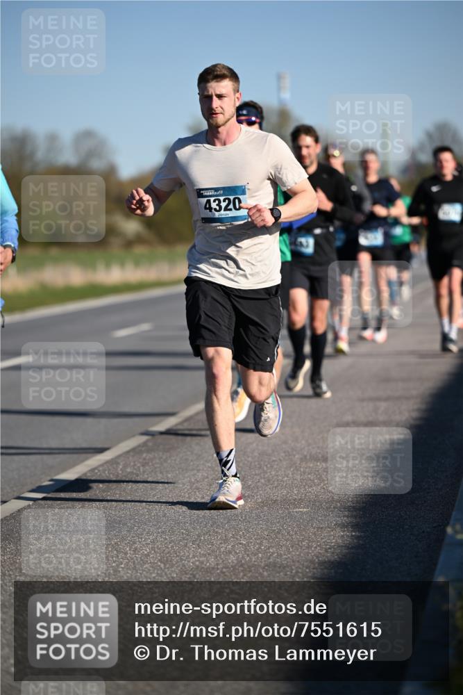 06.04.2025 - 44. Internationalen Wilhelmsburger Insellauf Dr. Thomas Lammeyer http://msf.ph/oto/7551615 06.04.2025 09:24:44 Laufen 4320 meine-sportfotos.de