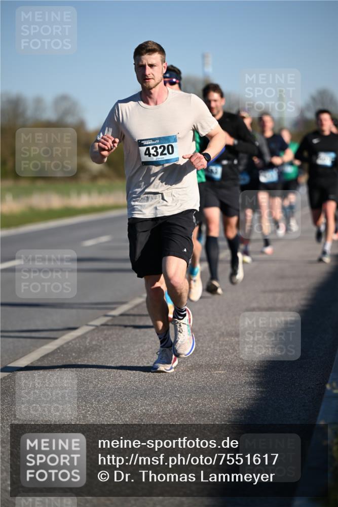 06.04.2025 - 44. Internationalen Wilhelmsburger Insellauf Dr. Thomas Lammeyer http://msf.ph/oto/7551617 06.04.2025 09:24:44 Laufen 4320 meine-sportfotos.de