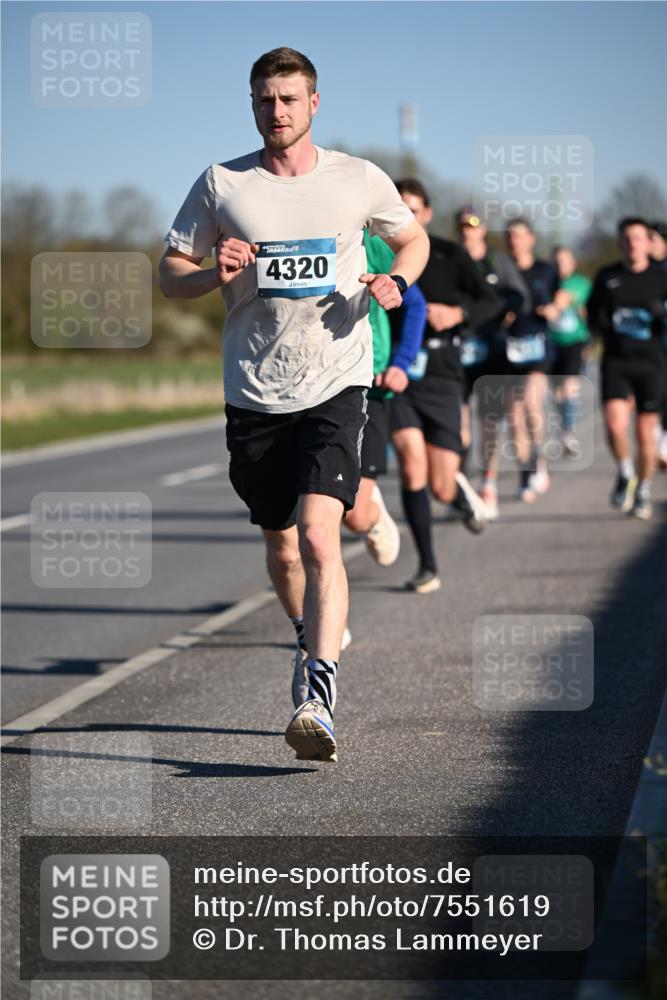 06.04.2025 - 44. Internationalen Wilhelmsburger Insellauf Dr. Thomas Lammeyer http://msf.ph/oto/7551619 06.04.2025 09:24:44 Laufen 4320 meine-sportfotos.de