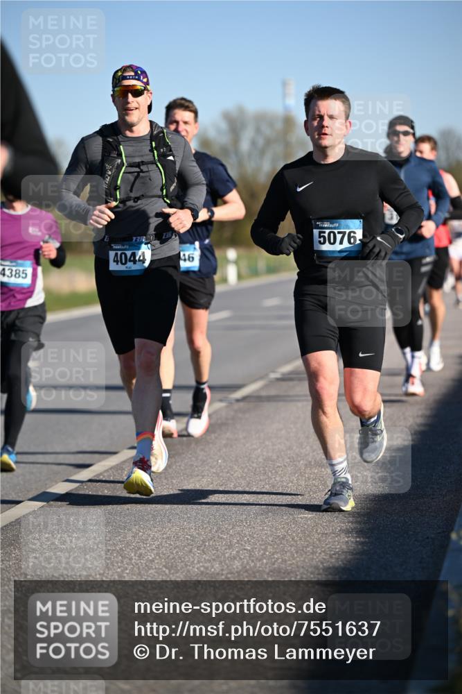 06.04.2025 - 44. Internationalen Wilhelmsburger Insellauf Dr. Thomas Lammeyer http://msf.ph/oto/7551637 06.04.2025 09:24:47 Laufen 4385, 3, 3, 4044, 46, 5076 meine-sportfotos.de