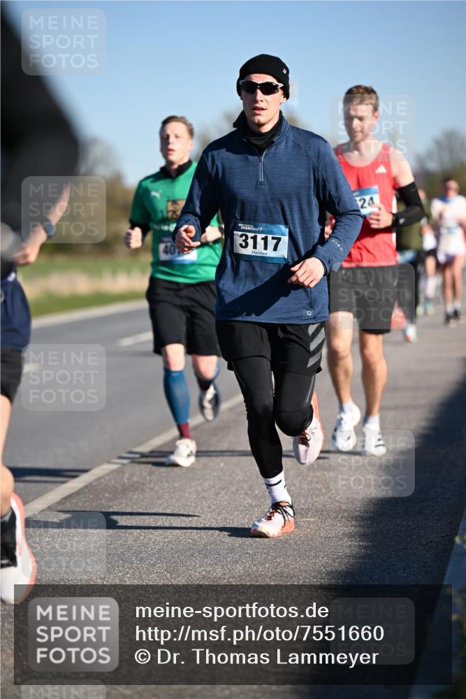 06.04.2025 - 44. Internationalen Wilhelmsburger Insellauf Dr. Thomas Lammeyer http://msf.ph/oto/7551660 06.04.2025 09:24:49 Laufen 40, 3117, 24 meine-sportfotos.de
