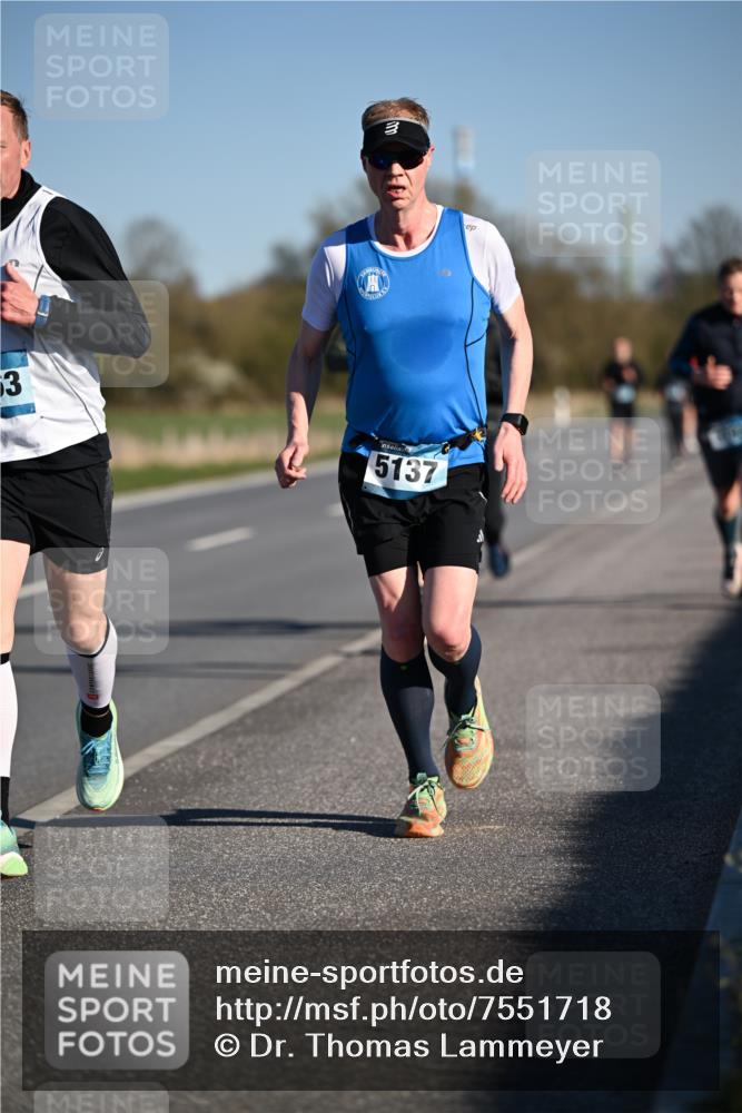 06.04.2025 - 44. Internationalen Wilhelmsburger Insellauf Dr. Thomas Lammeyer http://msf.ph/oto/7551718 06.04.2025 09:24:57 Laufen 53, 5137 meine-sportfotos.de