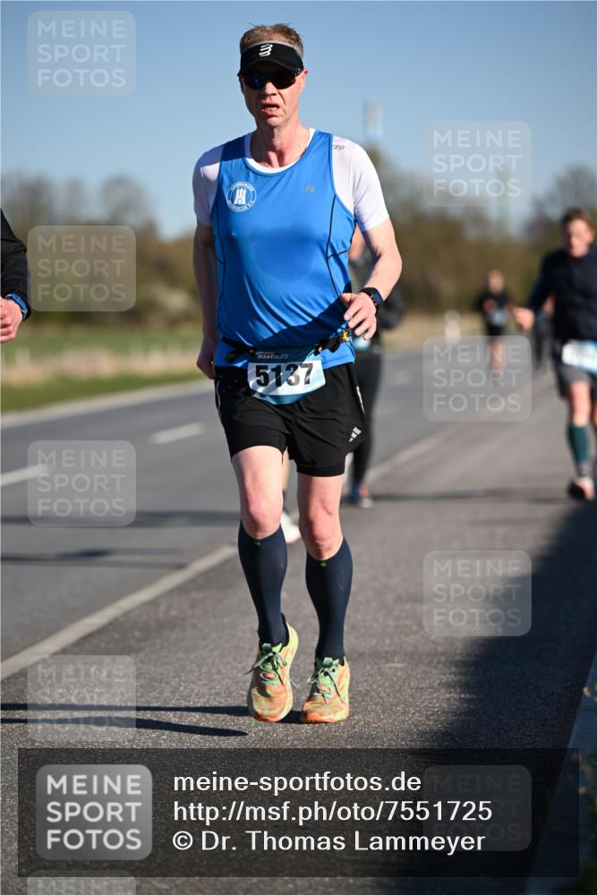 06.04.2025 - 44. Internationalen Wilhelmsburger Insellauf Dr. Thomas Lammeyer http://msf.ph/oto/7551725 06.04.2025 09:24:58 Laufen 30, 5137 meine-sportfotos.de