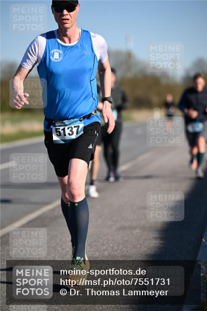 06.04.2025 - 44. Internationalen Wilhelmsburger Insellauf Dr. Thomas Lammeyer http://msf.ph/oto/7551731 06.04.2025 09:24:58 Laufen 5137 meine-sportfotos.de