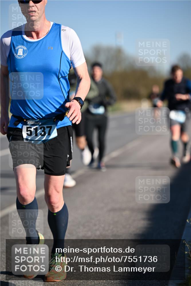 06.04.2025 - 44. Internationalen Wilhelmsburger Insellauf Dr. Thomas Lammeyer http://msf.ph/oto/7551736 06.04.2025 09:24:58 Laufen 5137 meine-sportfotos.de