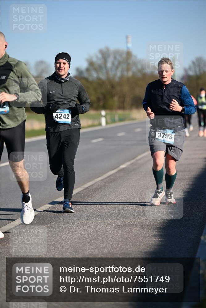 06.04.2025 - 44. Internationalen Wilhelmsburger Insellauf Dr. Thomas Lammeyer http://msf.ph/oto/7551749 06.04.2025 09:25:00 Laufen 4242, 3793 meine-sportfotos.de