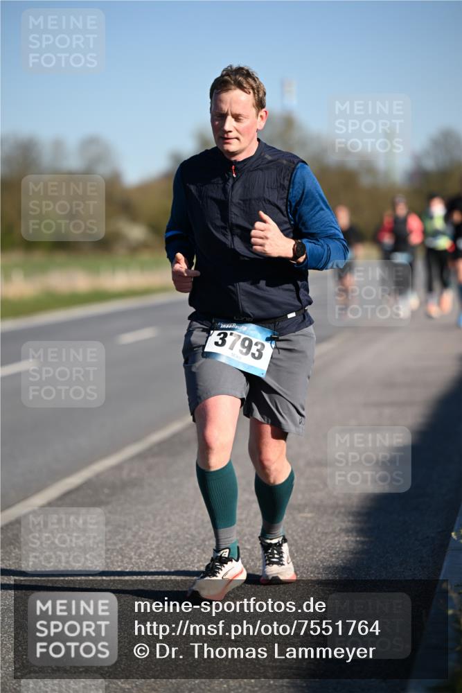 06.04.2025 - 44. Internationalen Wilhelmsburger Insellauf Dr. Thomas Lammeyer http://msf.ph/oto/7551764 06.04.2025 09:25:01 Laufen 3793 meine-sportfotos.de