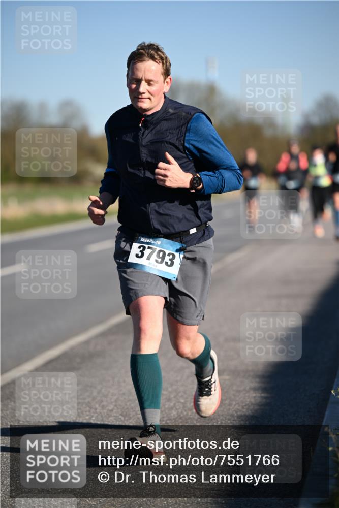06.04.2025 - 44. Internationalen Wilhelmsburger Insellauf Dr. Thomas Lammeyer http://msf.ph/oto/7551766 06.04.2025 09:25:01 Laufen 3793 meine-sportfotos.de