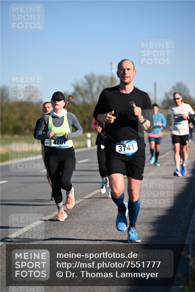 06.04.2025 - 44. Internationalen Wilhelmsburger Insellauf Dr. Thomas Lammeyer http://msf.ph/oto/7551777 06.04.2025 09:25:07 Laufen 4207, 3741 meine-sportfotos.de
