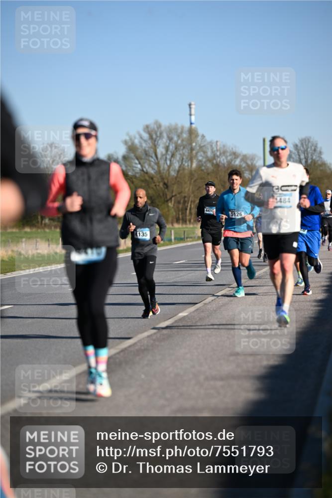 06.04.2025 - 44. Internationalen Wilhelmsburger Insellauf Dr. Thomas Lammeyer http://msf.ph/oto/7551793 06.04.2025 09:25:08 Laufen 135, 441, 1484, 5126 meine-sportfotos.de