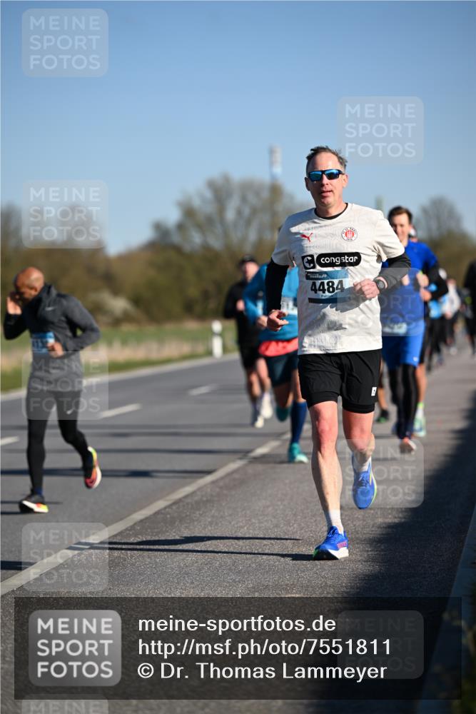06.04.2025 - 44. Internationalen Wilhelmsburger Insellauf Dr. Thomas Lammeyer http://msf.ph/oto/7551811 06.04.2025 09:25:10 Laufen 4484 meine-sportfotos.de