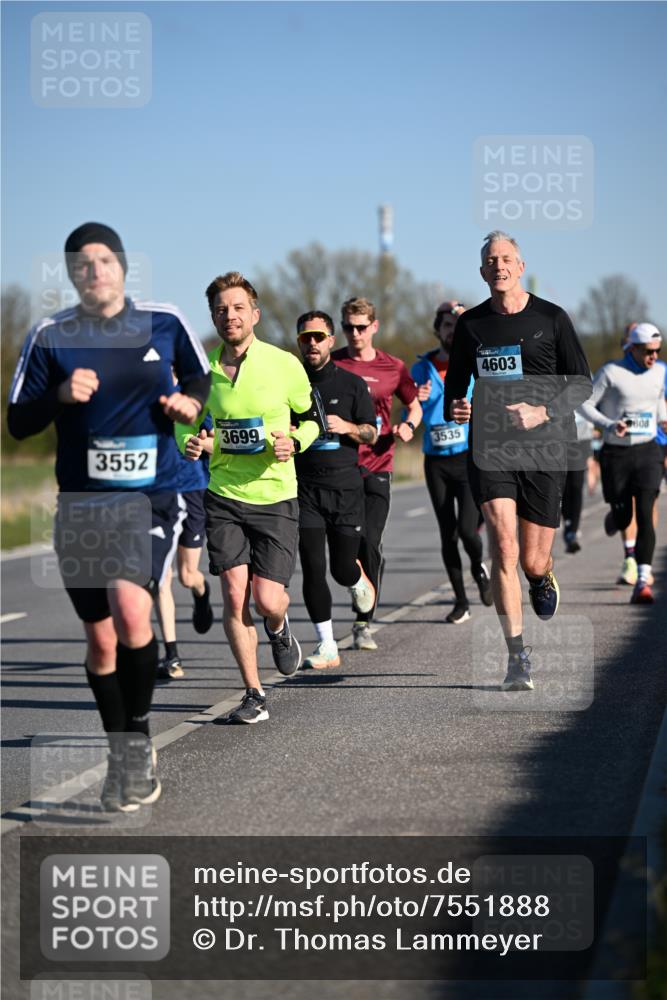 06.04.2025 - 44. Internationalen Wilhelmsburger Insellauf Dr. Thomas Lammeyer http://msf.ph/oto/7551888 06.04.2025 09:25:17 Laufen 3552, 3699, 3535, 4603, 808 meine-sportfotos.de