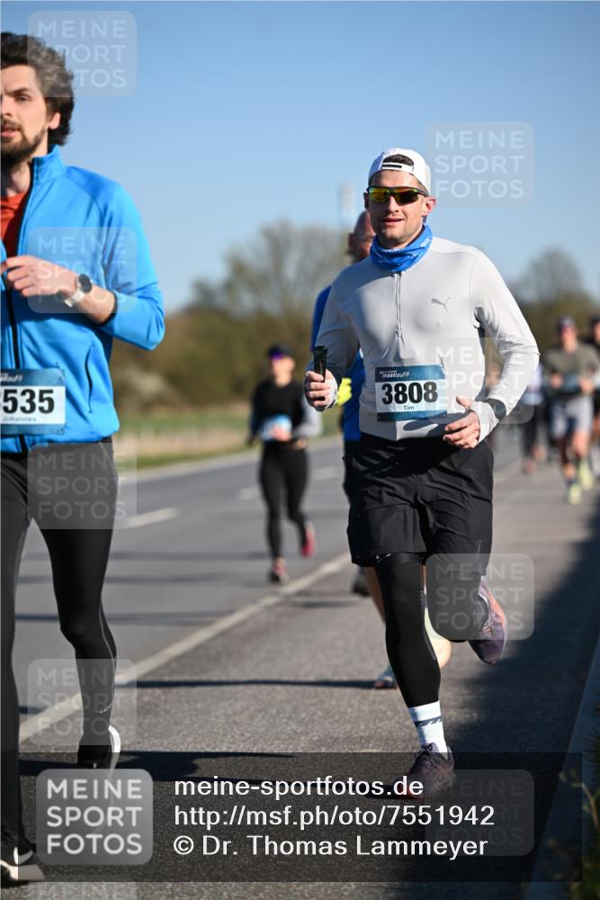 06.04.2025 - 44. Internationalen Wilhelmsburger Insellauf Dr. Thomas Lammeyer http://msf.ph/oto/7551942 06.04.2025 09:25:21 Laufen 535, 3808 meine-sportfotos.de