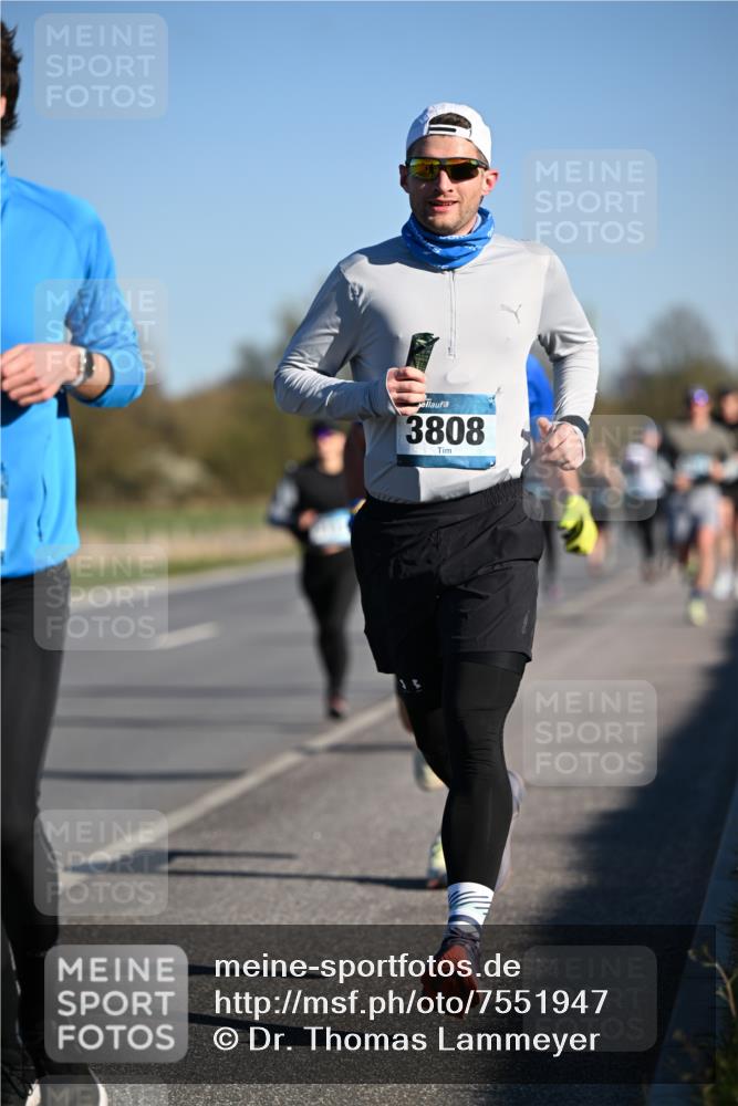 06.04.2025 - 44. Internationalen Wilhelmsburger Insellauf Dr. Thomas Lammeyer http://msf.ph/oto/7551947 06.04.2025 09:25:21 Laufen 3808 meine-sportfotos.de