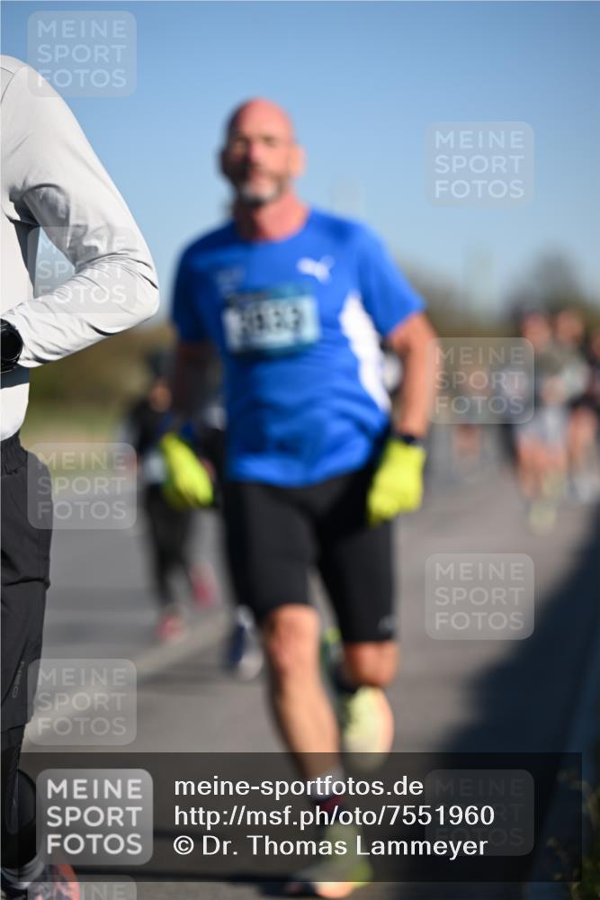 06.04.2025 - 44. Internationalen Wilhelmsburger Insellauf Dr. Thomas Lammeyer http://msf.ph/oto/7551960 06.04.2025 09:25:23 Laufen  meine-sportfotos.de