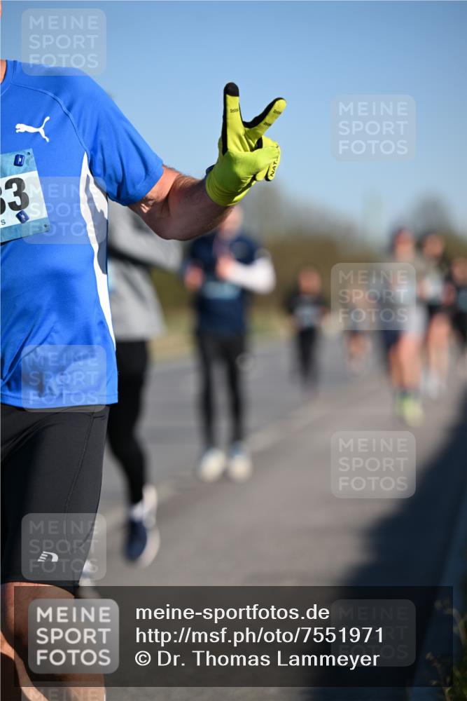 06.04.2025 - 44. Internationalen Wilhelmsburger Insellauf Dr. Thomas Lammeyer http://msf.ph/oto/7551971 06.04.2025 09:25:23 Laufen 3, 1 meine-sportfotos.de