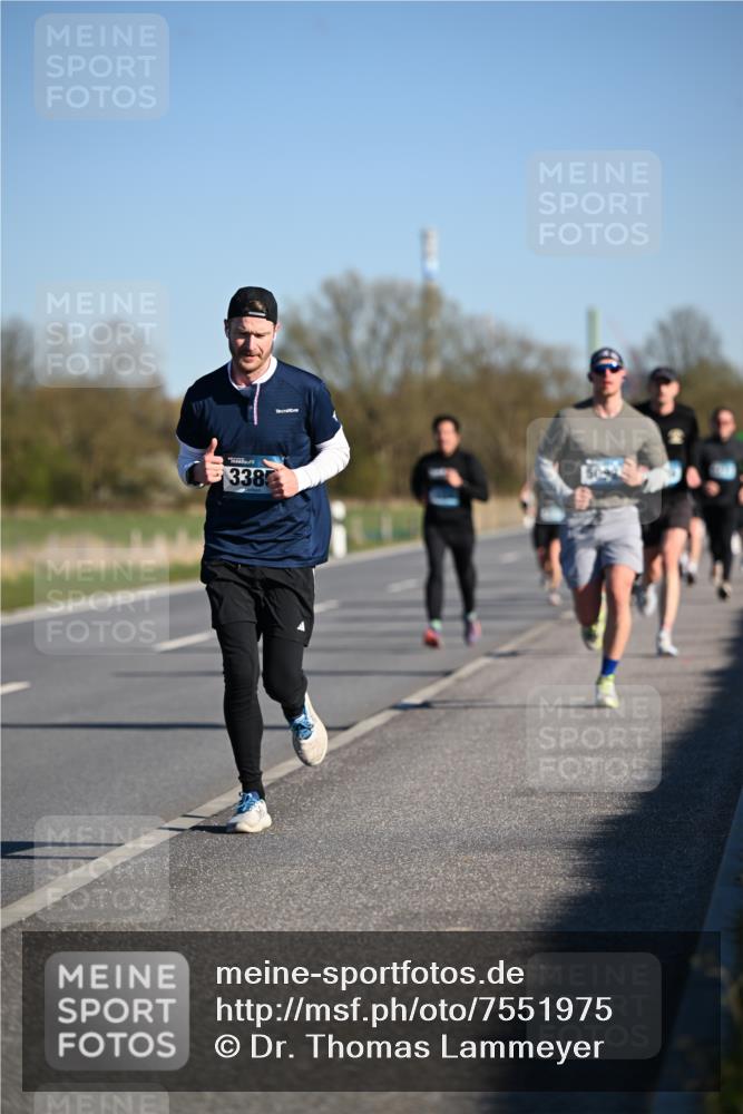 06.04.2025 - 44. Internationalen Wilhelmsburger Insellauf Dr. Thomas Lammeyer http://msf.ph/oto/7551975 06.04.2025 09:25:24 Laufen 338 meine-sportfotos.de