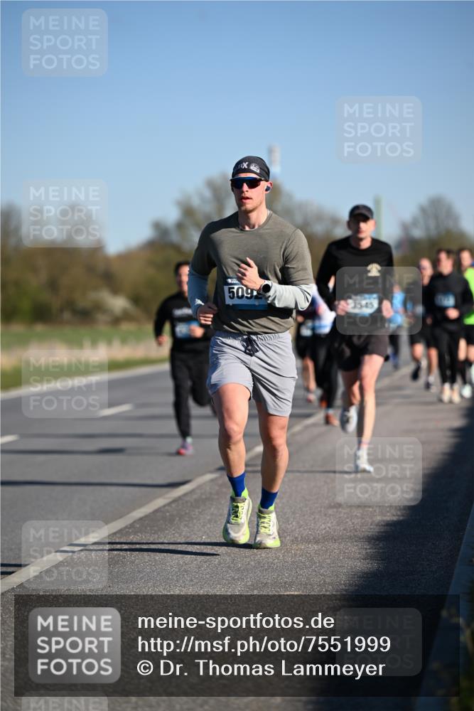 06.04.2025 - 44. Internationalen Wilhelmsburger Insellauf Dr. Thomas Lammeyer http://msf.ph/oto/7551999 06.04.2025 09:25:27 Laufen 509 meine-sportfotos.de