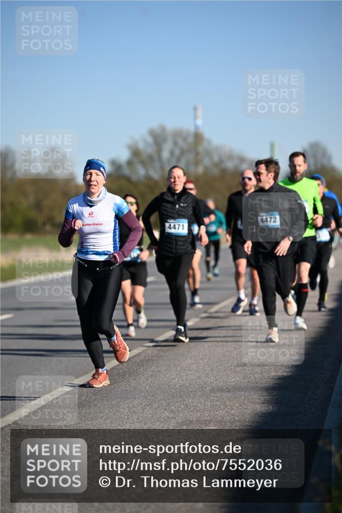 06.04.2025 - 44. Internationalen Wilhelmsburger Insellauf Dr. Thomas Lammeyer http://msf.ph/oto/7552036 06.04.2025 09:25:30 Laufen 4471, 4472 meine-sportfotos.de