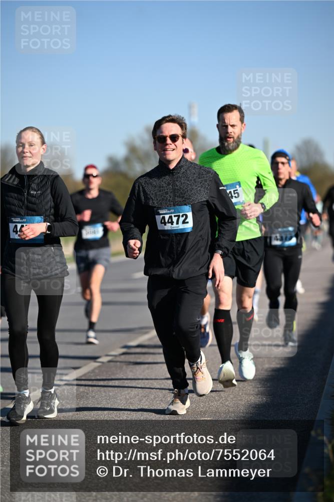 06.04.2025 - 44. Internationalen Wilhelmsburger Insellauf Dr. Thomas Lammeyer http://msf.ph/oto/7552064 06.04.2025 09:25:33 Laufen 44, 4472, 45 meine-sportfotos.de