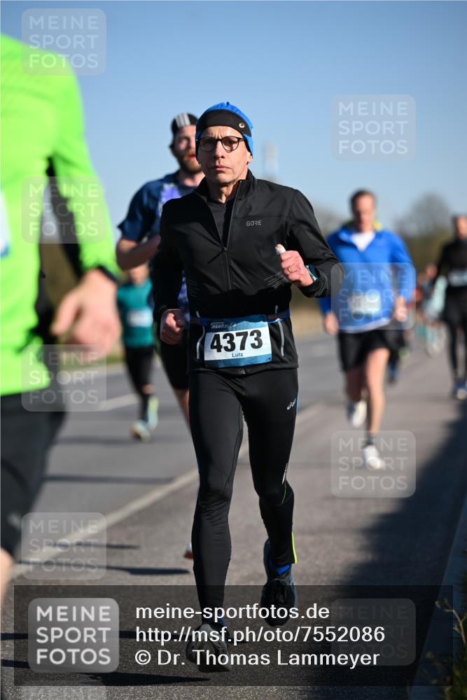 06.04.2025 - 44. Internationalen Wilhelmsburger Insellauf Dr. Thomas Lammeyer http://msf.ph/oto/7552086 06.04.2025 09:25:35 Laufen 4373 meine-sportfotos.de
