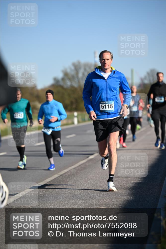 06.04.2025 - 44. Internationalen Wilhelmsburger Insellauf Dr. Thomas Lammeyer http://msf.ph/oto/7552098 06.04.2025 09:25:36 Laufen 3742, 5115 meine-sportfotos.de