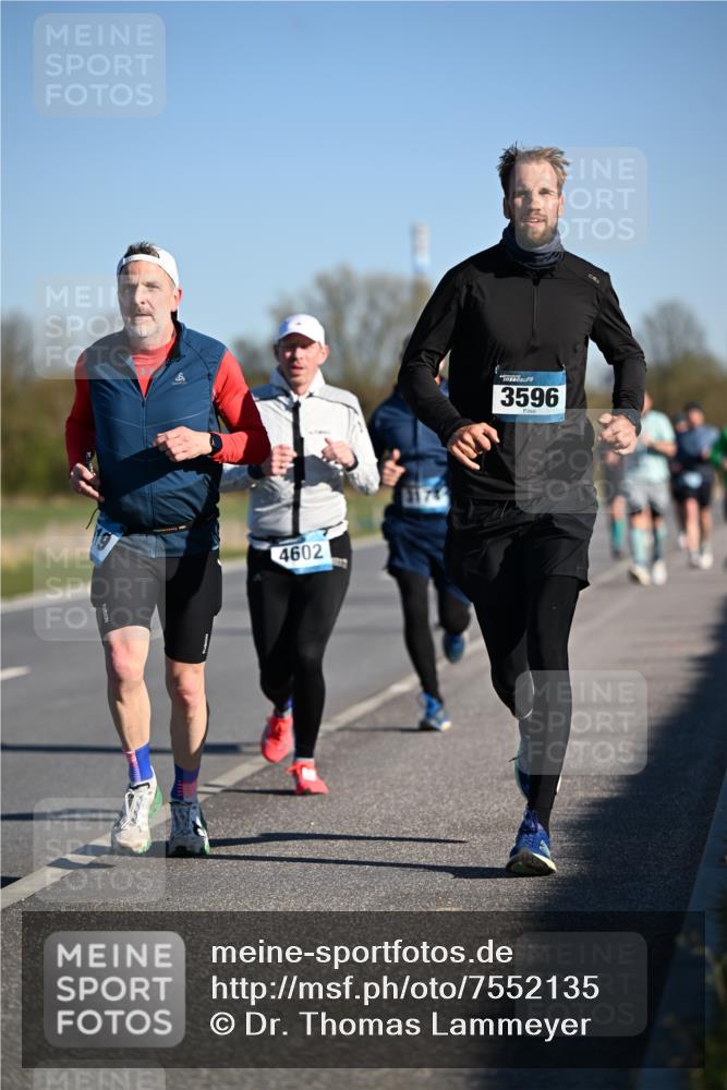 06.04.2025 - 44. Internationalen Wilhelmsburger Insellauf Dr. Thomas Lammeyer http://msf.ph/oto/7552135 06.04.2025 09:25:40 Laufen 19, 4602, 3596 meine-sportfotos.de