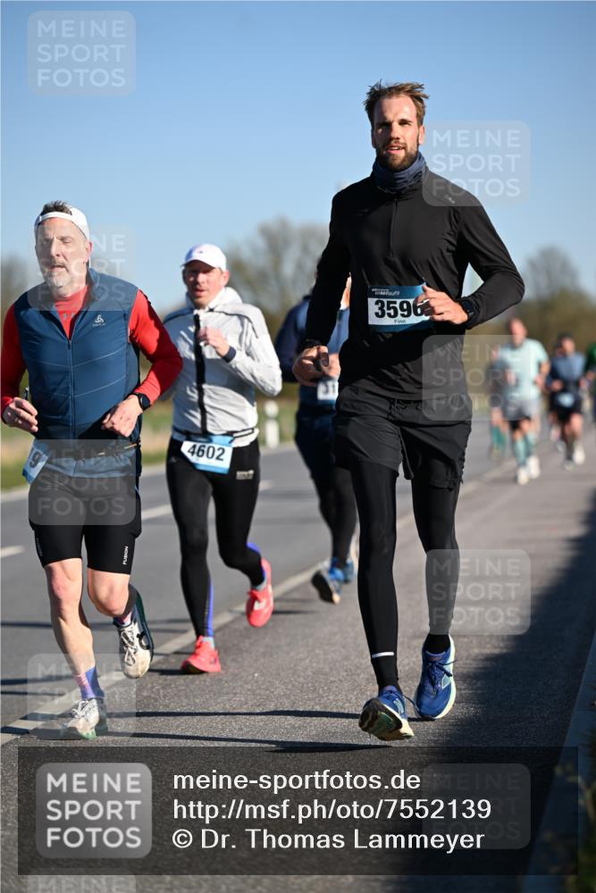 06.04.2025 - 44. Internationalen Wilhelmsburger Insellauf Dr. Thomas Lammeyer http://msf.ph/oto/7552139 06.04.2025 09:25:40 Laufen 4602, 3596 meine-sportfotos.de