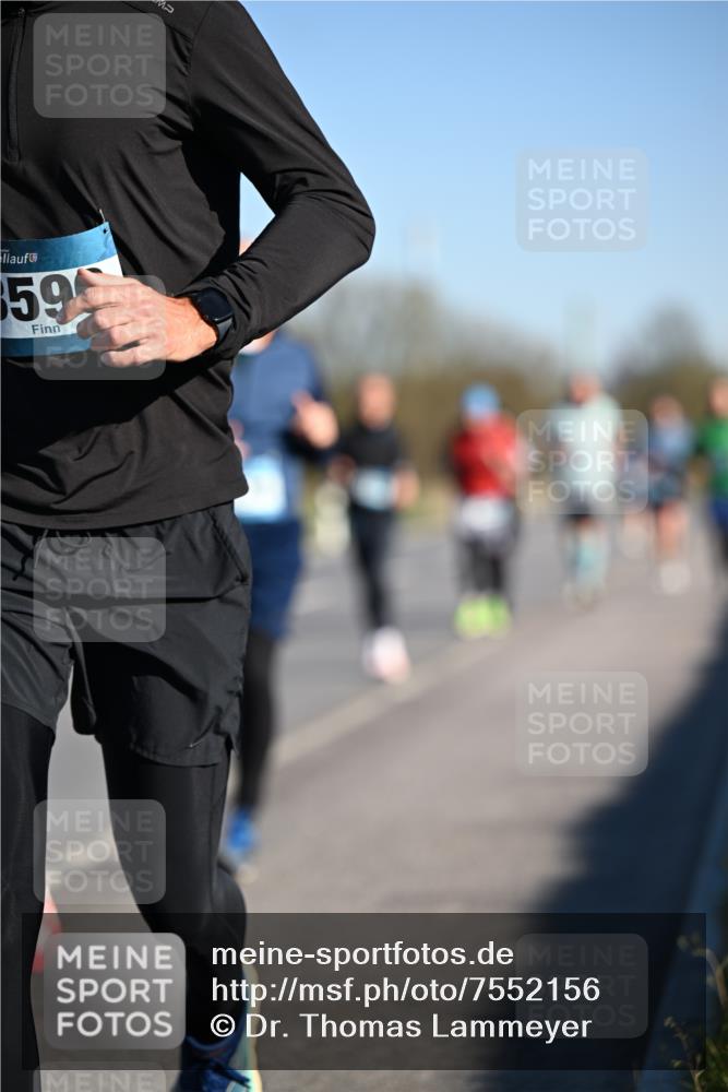 06.04.2025 - 44. Internationalen Wilhelmsburger Insellauf Dr. Thomas Lammeyer http://msf.ph/oto/7552156 06.04.2025 09:25:42 Laufen 859 meine-sportfotos.de