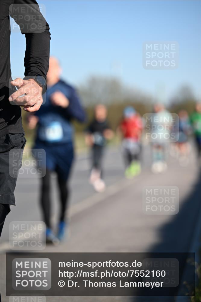 06.04.2025 - 44. Internationalen Wilhelmsburger Insellauf Dr. Thomas Lammeyer http://msf.ph/oto/7552160 06.04.2025 09:25:42 Laufen  meine-sportfotos.de