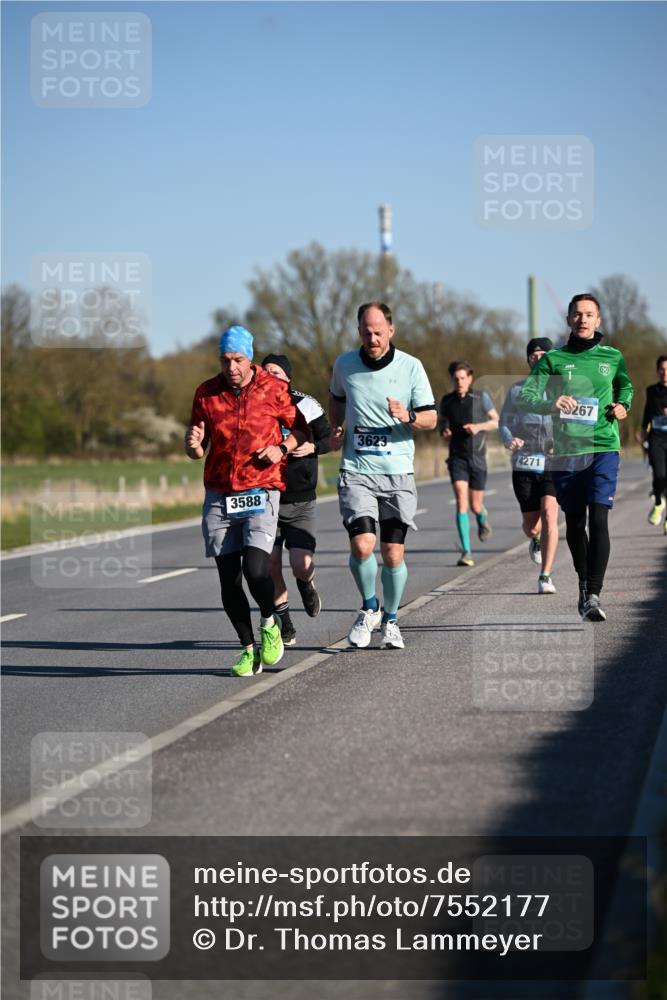 06.04.2025 - 44. Internationalen Wilhelmsburger Insellauf Dr. Thomas Lammeyer http://msf.ph/oto/7552177 06.04.2025 09:25:45 Laufen 3588, 3623, 4271, 1, 267 meine-sportfotos.de