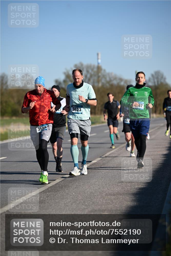 06.04.2025 - 44. Internationalen Wilhelmsburger Insellauf Dr. Thomas Lammeyer http://msf.ph/oto/7552190 06.04.2025 09:25:46 Laufen 3623, 3589, 67 meine-sportfotos.de