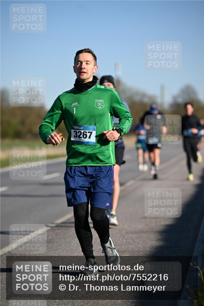 06.04.2025 - 44. Internationalen Wilhelmsburger Insellauf Dr. Thomas Lammeyer http://msf.ph/oto/7552216 06.04.2025 09:25:49 Laufen 1, 3267 meine-sportfotos.de
