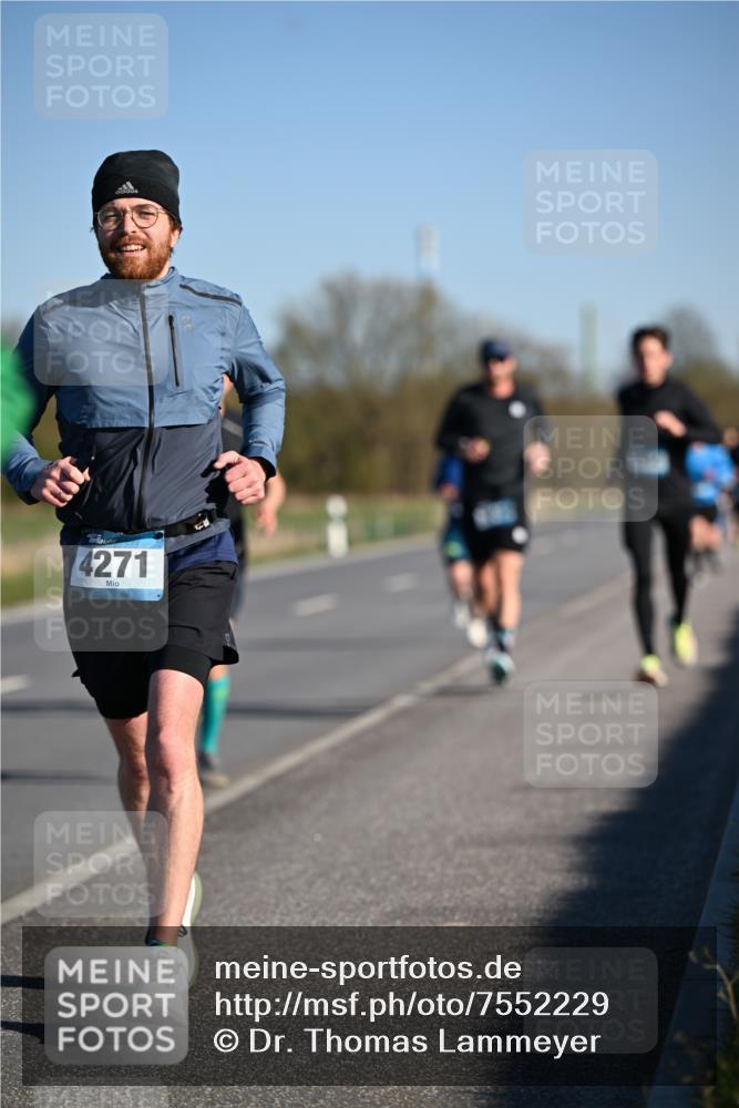 06.04.2025 - 44. Internationalen Wilhelmsburger Insellauf Dr. Thomas Lammeyer http://msf.ph/oto/7552229 06.04.2025 09:25:50 Laufen 4271 meine-sportfotos.de