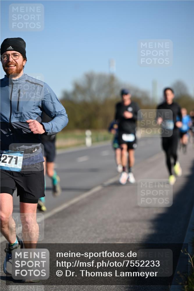 06.04.2025 - 44. Internationalen Wilhelmsburger Insellauf Dr. Thomas Lammeyer http://msf.ph/oto/7552233 06.04.2025 09:25:51 Laufen 271 meine-sportfotos.de