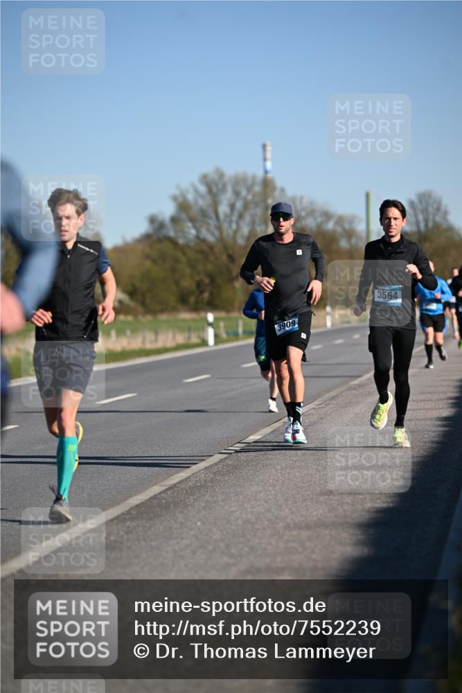 06.04.2025 - 44. Internationalen Wilhelmsburger Insellauf Dr. Thomas Lammeyer http://msf.ph/oto/7552239 06.04.2025 09:25:51 Laufen 3909, 3564 meine-sportfotos.de