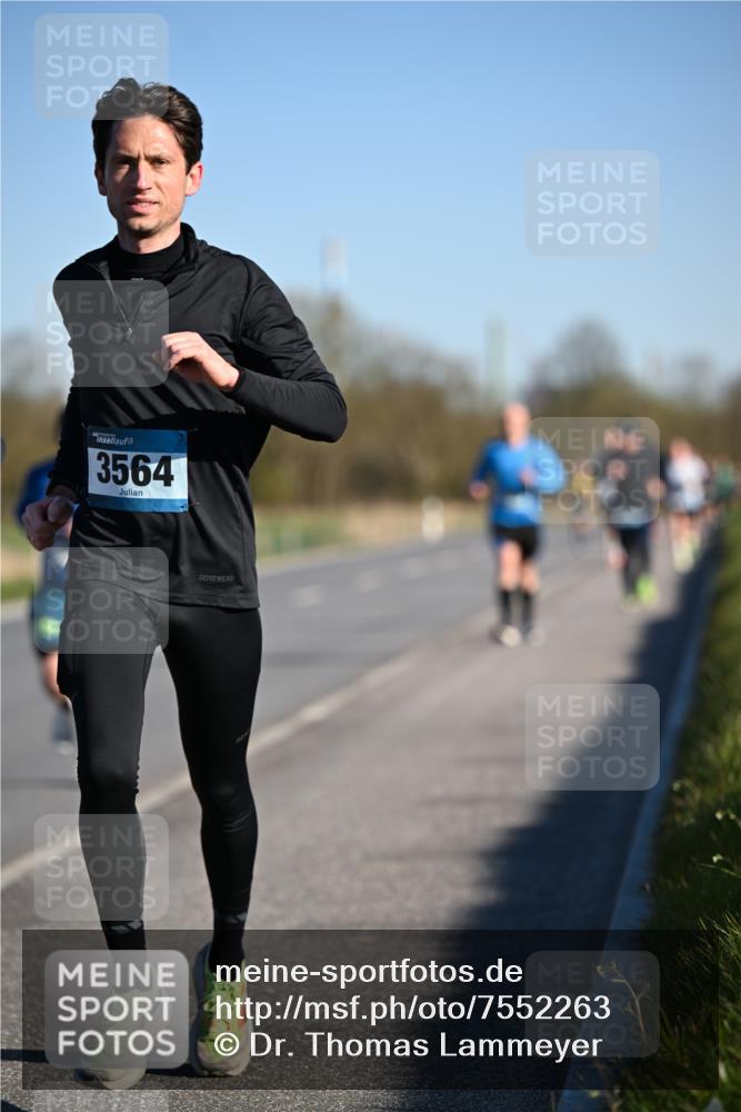 06.04.2025 - 44. Internationalen Wilhelmsburger Insellauf Dr. Thomas Lammeyer http://msf.ph/oto/7552263 06.04.2025 09:25:54 Laufen 3564 meine-sportfotos.de